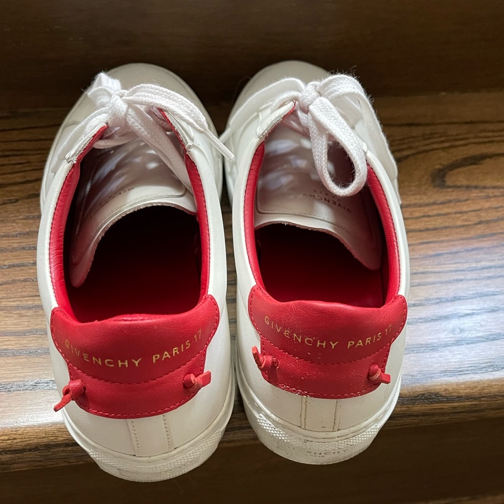 Givenchy Knot Sneakers size 8.5 W